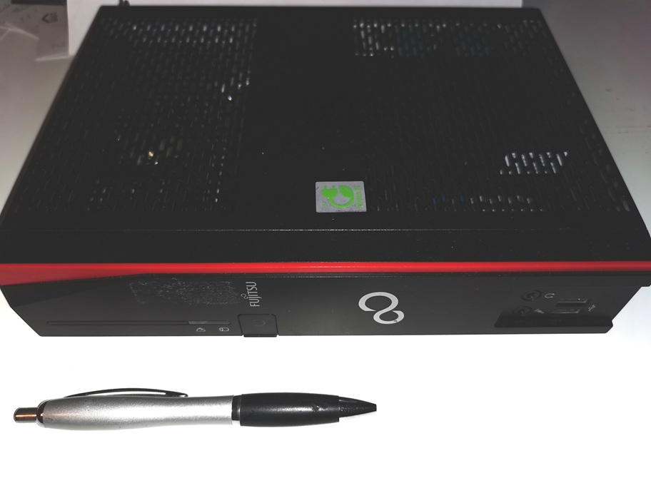 Vorderansicht des Fujitsu Futro S920 (Proxmox-Node)